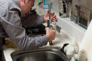plumber-228010_640 plumber-228010_640